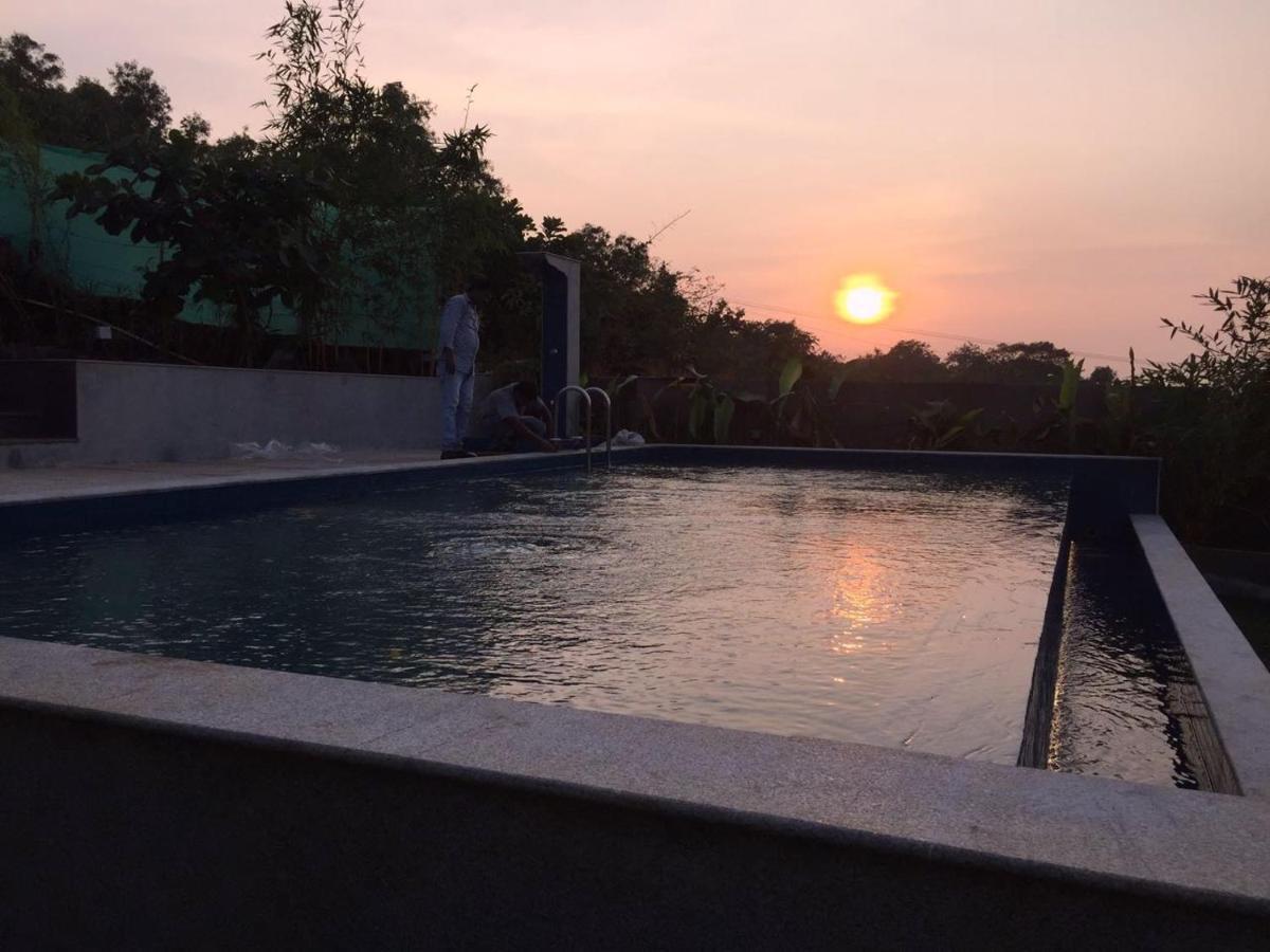 كالانغيُت Rock Forest Goa Honeymoon Cottages المظهر الخارجي الصورة