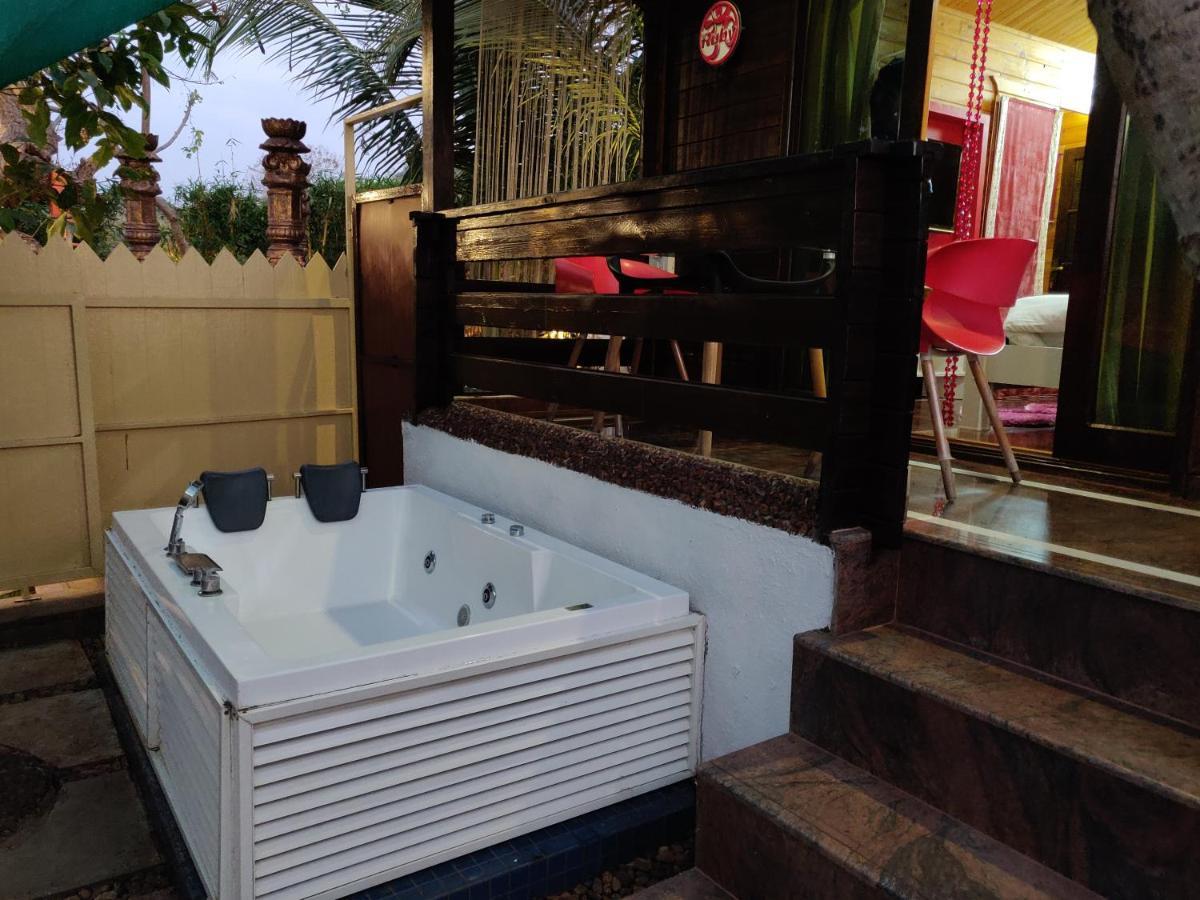 كالانغيُت Rock Forest Goa Honeymoon Cottages المظهر الخارجي الصورة