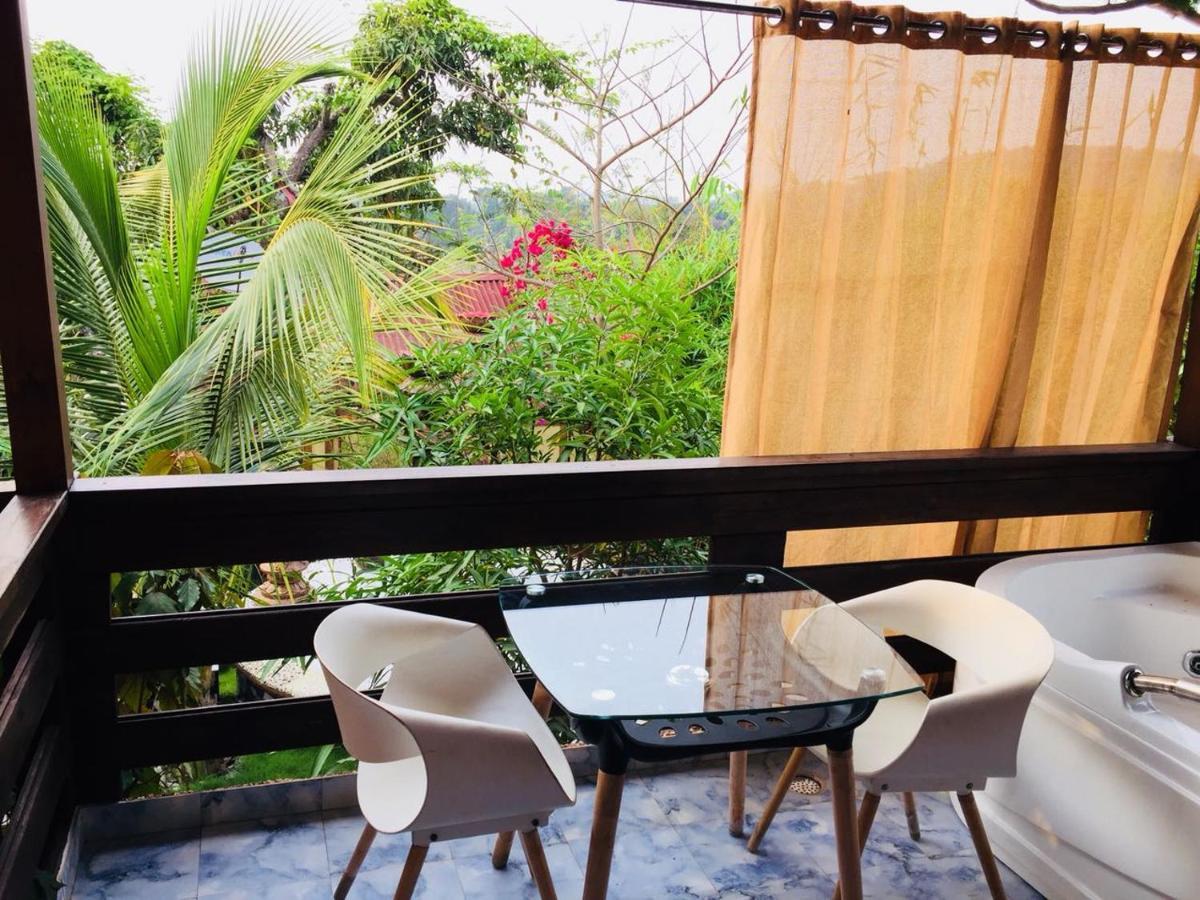 كالانغيُت Rock Forest Goa Honeymoon Cottages المظهر الخارجي الصورة