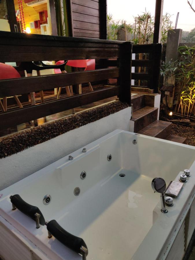 كالانغيُت Rock Forest Goa Honeymoon Cottages المظهر الخارجي الصورة