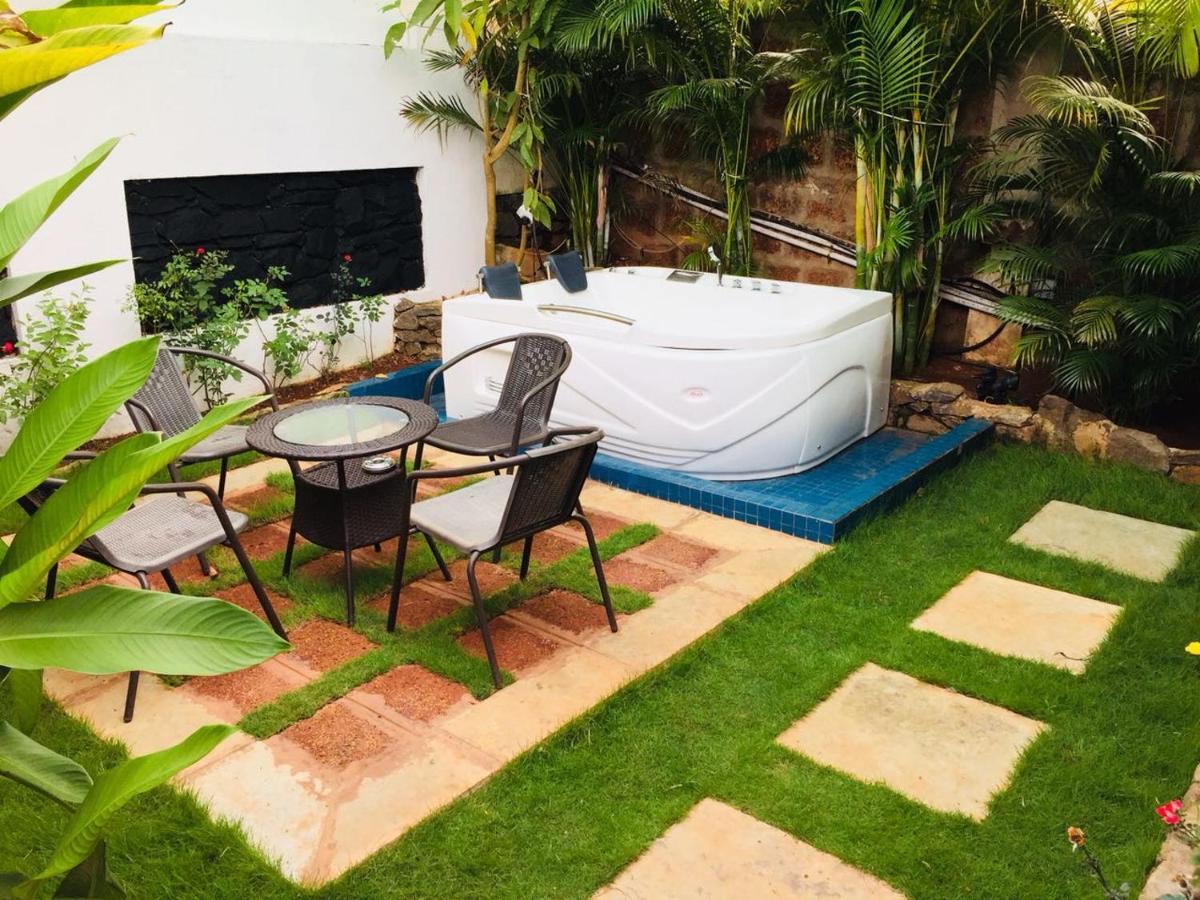 كالانغيُت Rock Forest Goa Honeymoon Cottages المظهر الخارجي الصورة